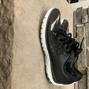 Brooks pure flow 5 running shoe